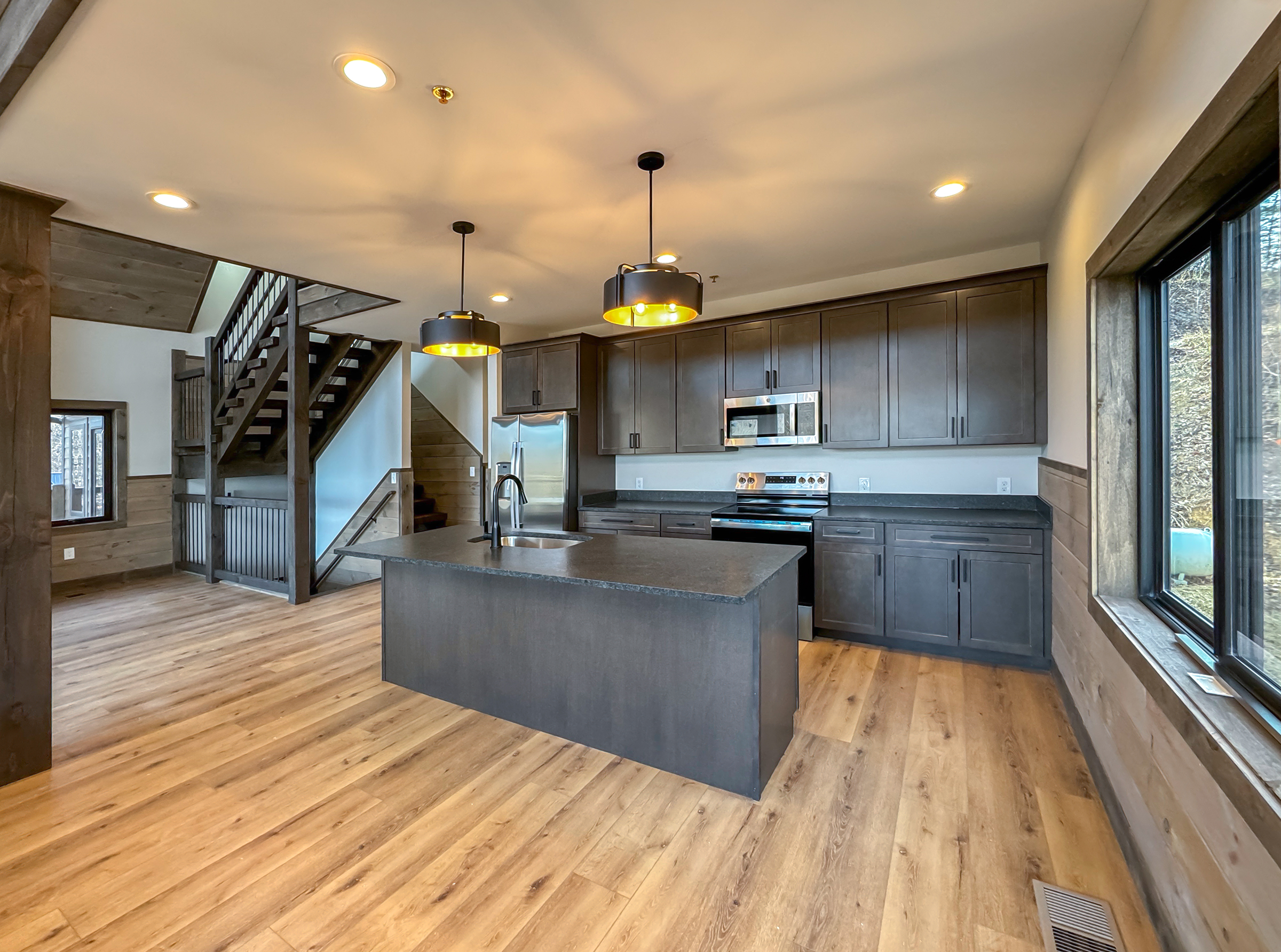 Sevierville, Tennessee, 37862, United States, 5 Bedrooms Bedrooms, ,7 BathroomsBathrooms,Residential,For Sale,2000383