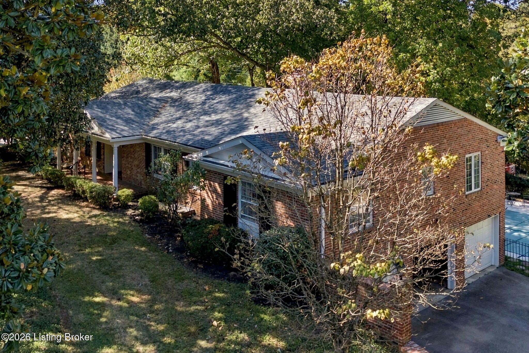 Tomahawk Rd, Louisville, KY 40207