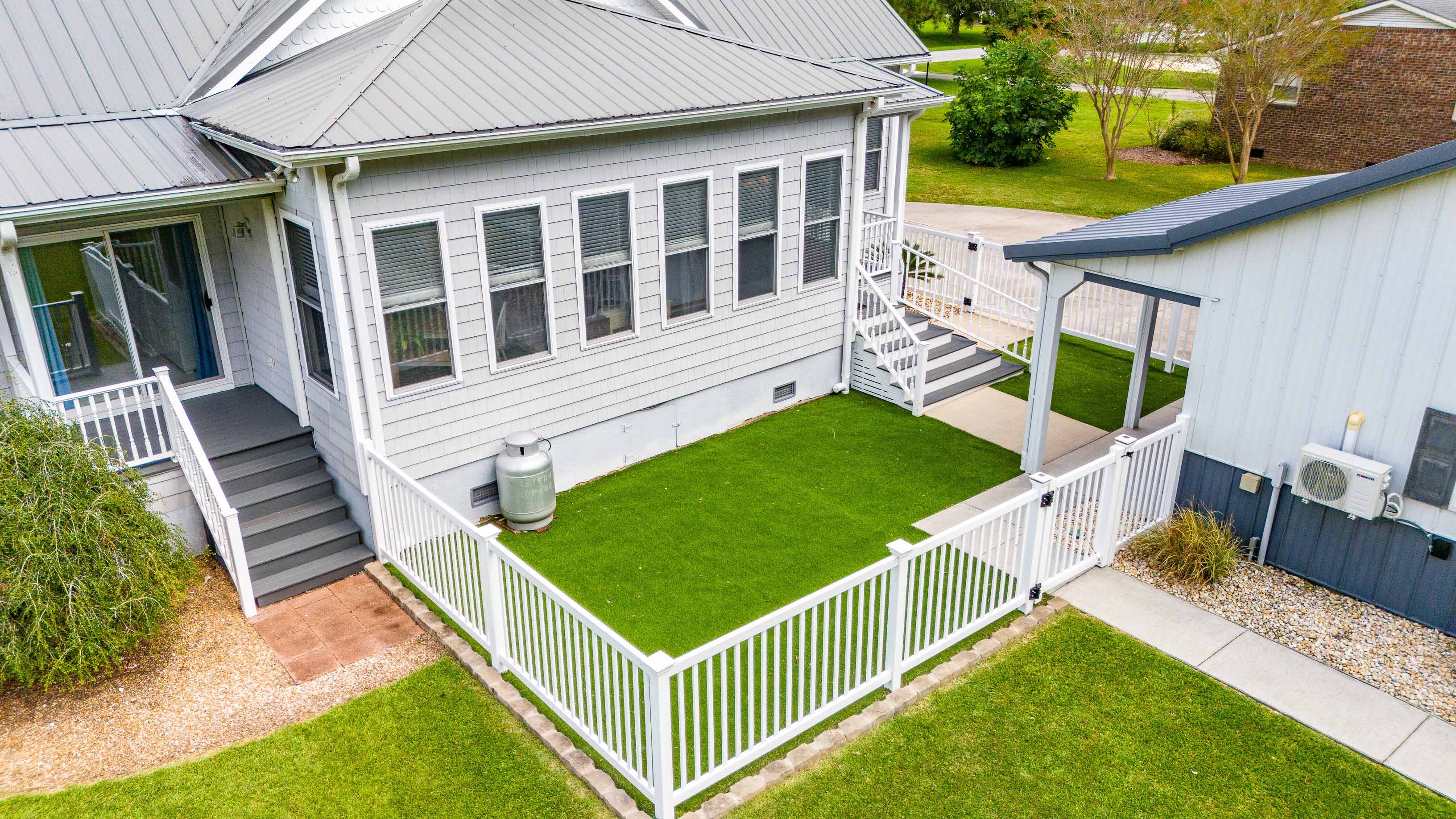 Oriental, North Carolina, 28571, United States, 4 Bedrooms Bedrooms, ,4 BathroomsBathrooms,Residential,For Sale,1944868