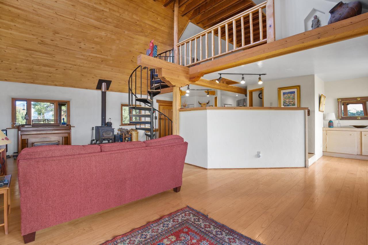 Taos, New Mexico, 87571, United States, 5 Bedrooms Bedrooms, ,5 BathroomsBathrooms,Residential,For Sale,1850359