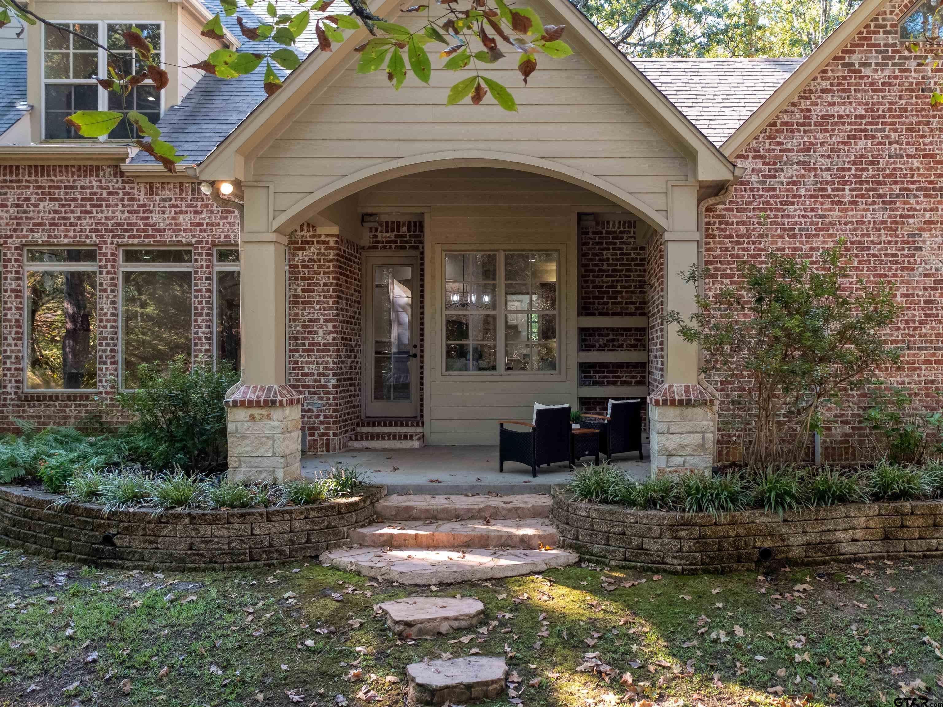 Tyler, Texas, 75703, United States, 4 Bedrooms Bedrooms, ,4 BathroomsBathrooms,Residential,For Sale,1970212