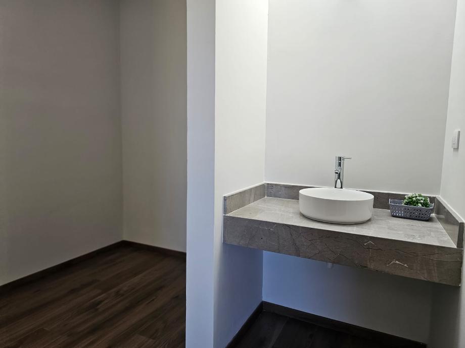 Torreón, Coahuila de Zaragoza, 27023, Mexico, 4 Bedrooms Bedrooms, ,4 BathroomsBathrooms,Residential,For Sale,2001959