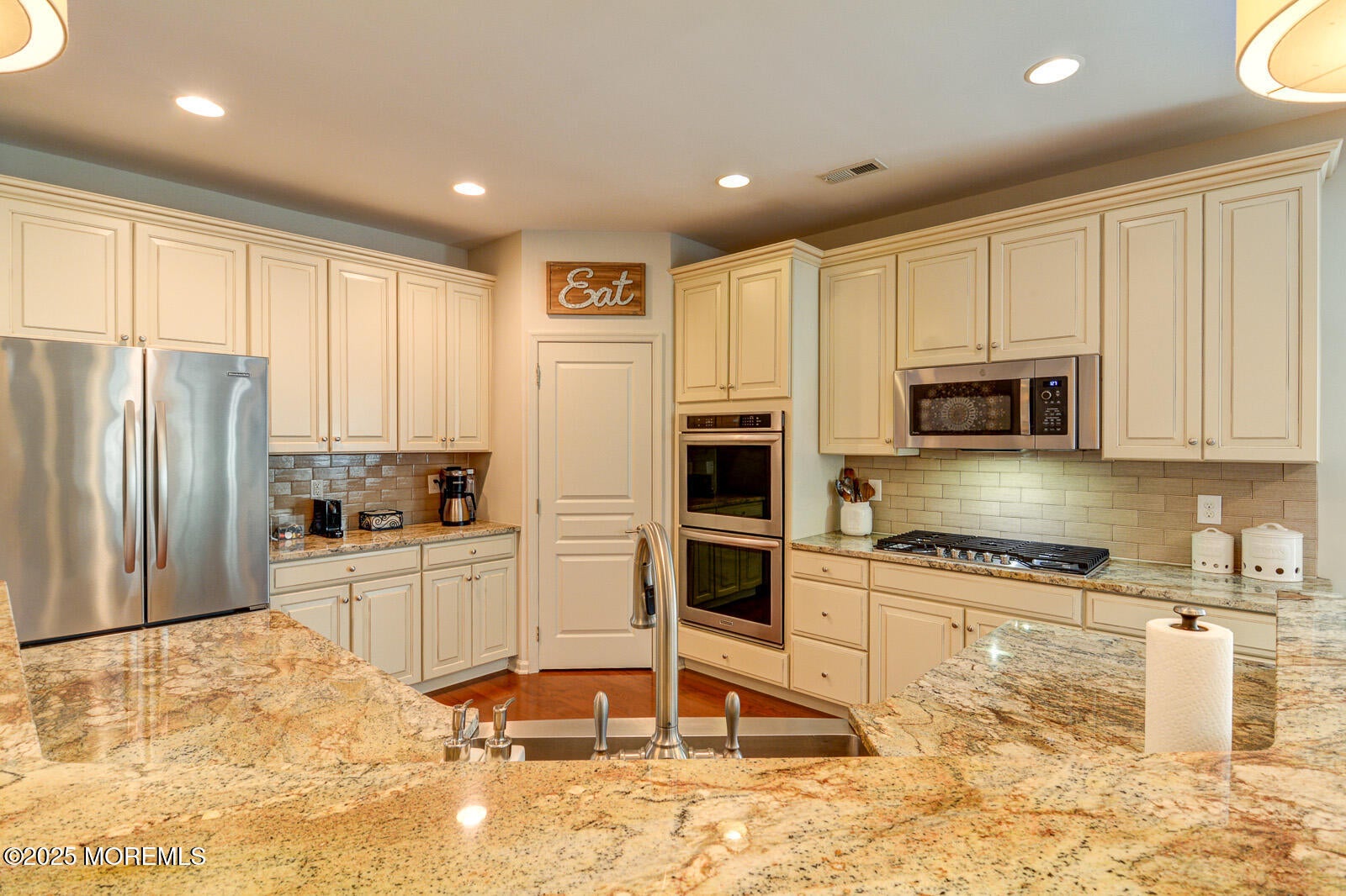 Farmingdale, New Jersey, 07727, United States, 3 Bedrooms Bedrooms, ,3 BathroomsBathrooms,Residential,For Sale,1942721