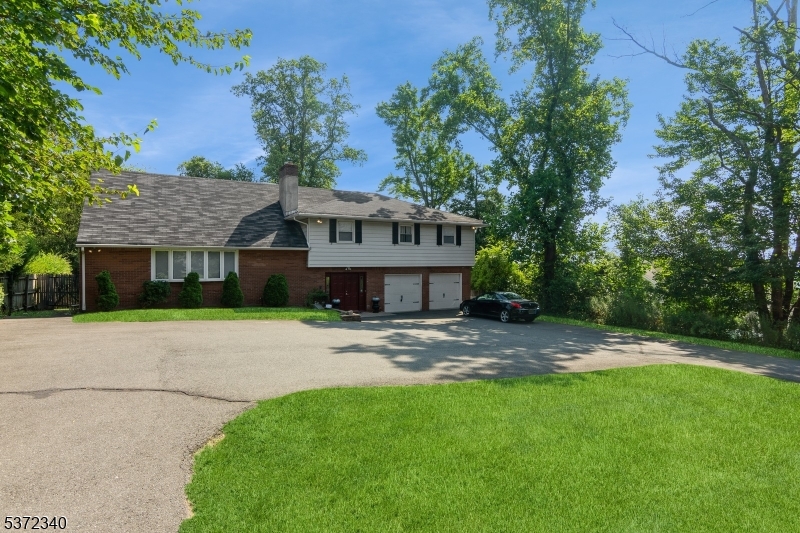 Mountainside Boro, New Jersey, 07092, United States, 5 Bedrooms Bedrooms, ,3 BathroomsBathrooms,Residential,For Sale,1901870