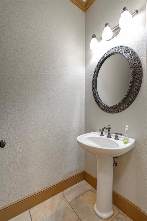 Midlothian, Texas, 76065, United States, 5 Bedrooms Bedrooms, ,7 BathroomsBathrooms,Residential,For Sale,1975064