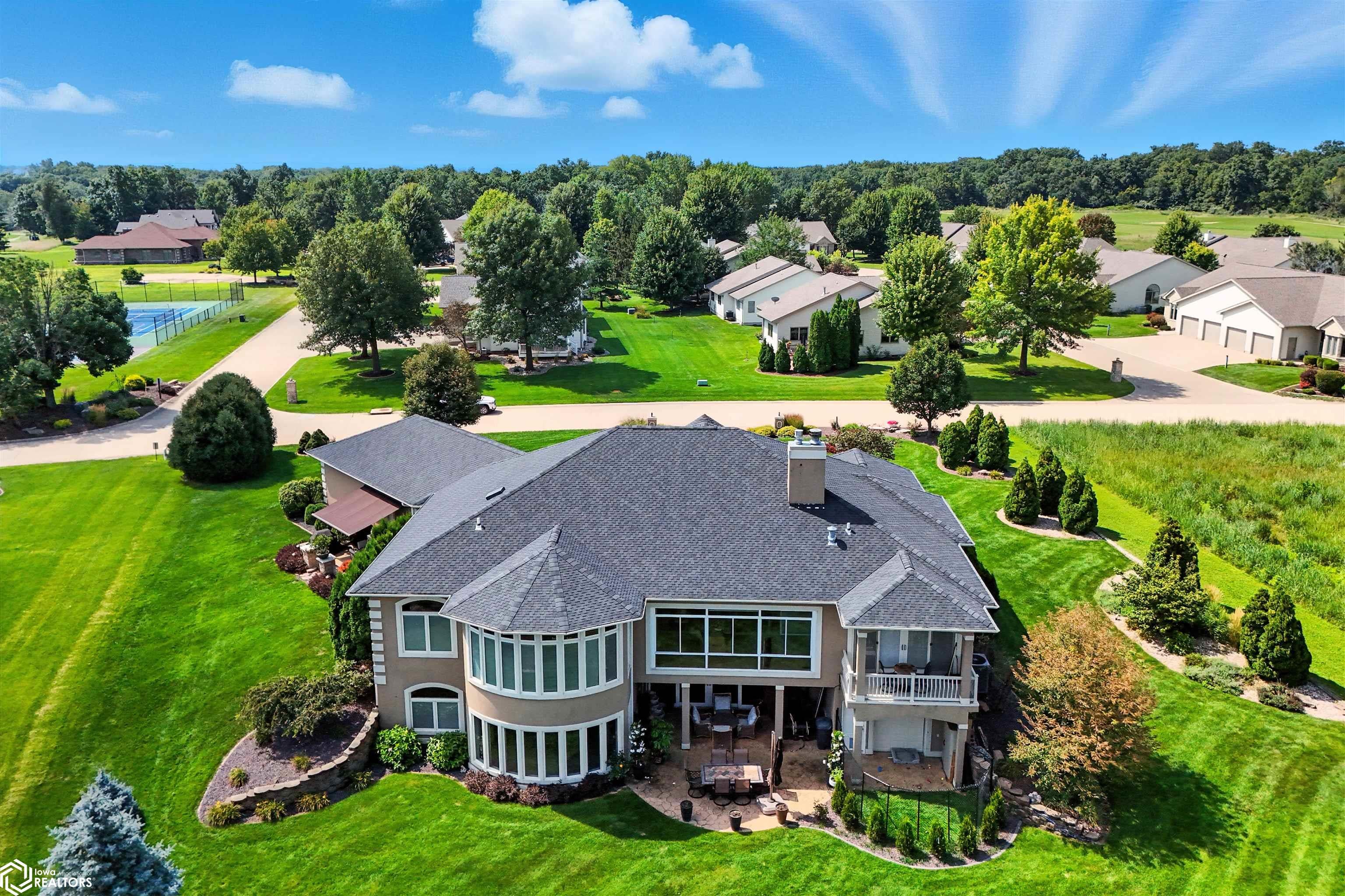 Burlington, Iowa, 52601, United States, 4 Bedrooms Bedrooms, ,5 BathroomsBathrooms,Residential,For Sale,1975547