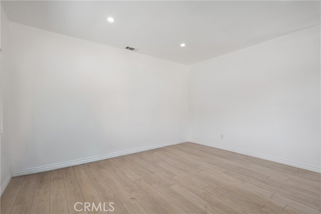 Los Angeles, California, 90062, United States, 7 Bedrooms Bedrooms, ,Residential,For Sale,1974171