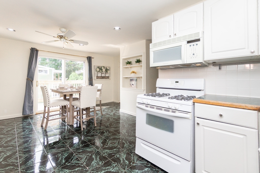 Wakefield, Massachusetts, 01880, United States, 4 Bedrooms Bedrooms, ,2 BathroomsBathrooms,Residential,For Sale,1976836