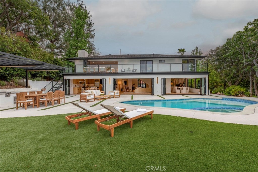 Encino, California, 91316, United States, 6 Bedrooms Bedrooms, ,5 BathroomsBathrooms,Residential,For Sale,1938851