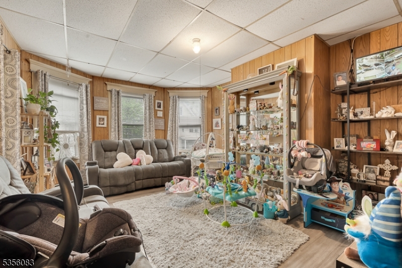Paterson City, New Jersey, 07522, United States, 8 Bedrooms Bedrooms, ,3 BathroomsBathrooms,Residential,For Sale,1805304