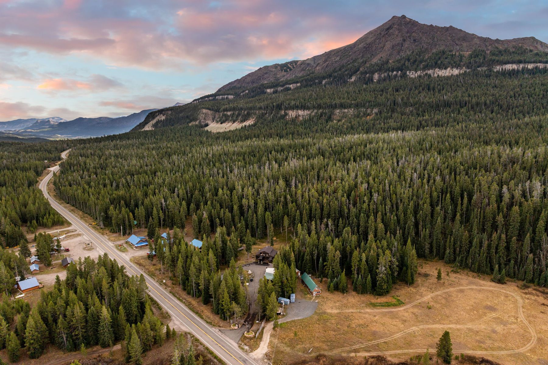  708 US Highway 212 W - 物件實景