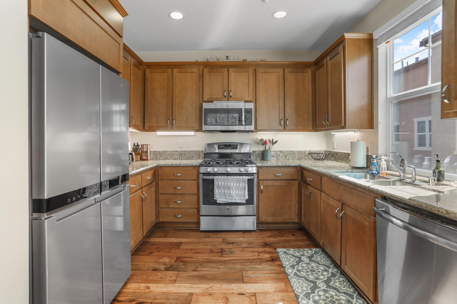 Dublin, California, 94568, United States, 2 Bedrooms Bedrooms, ,3 BathroomsBathrooms,Residential,For Sale,1879034