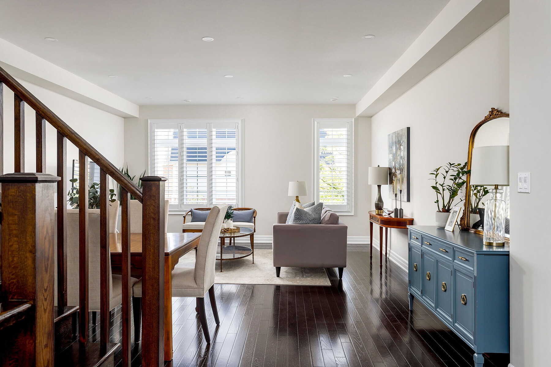  Iconic Lakeview Townhome - 物件實景
