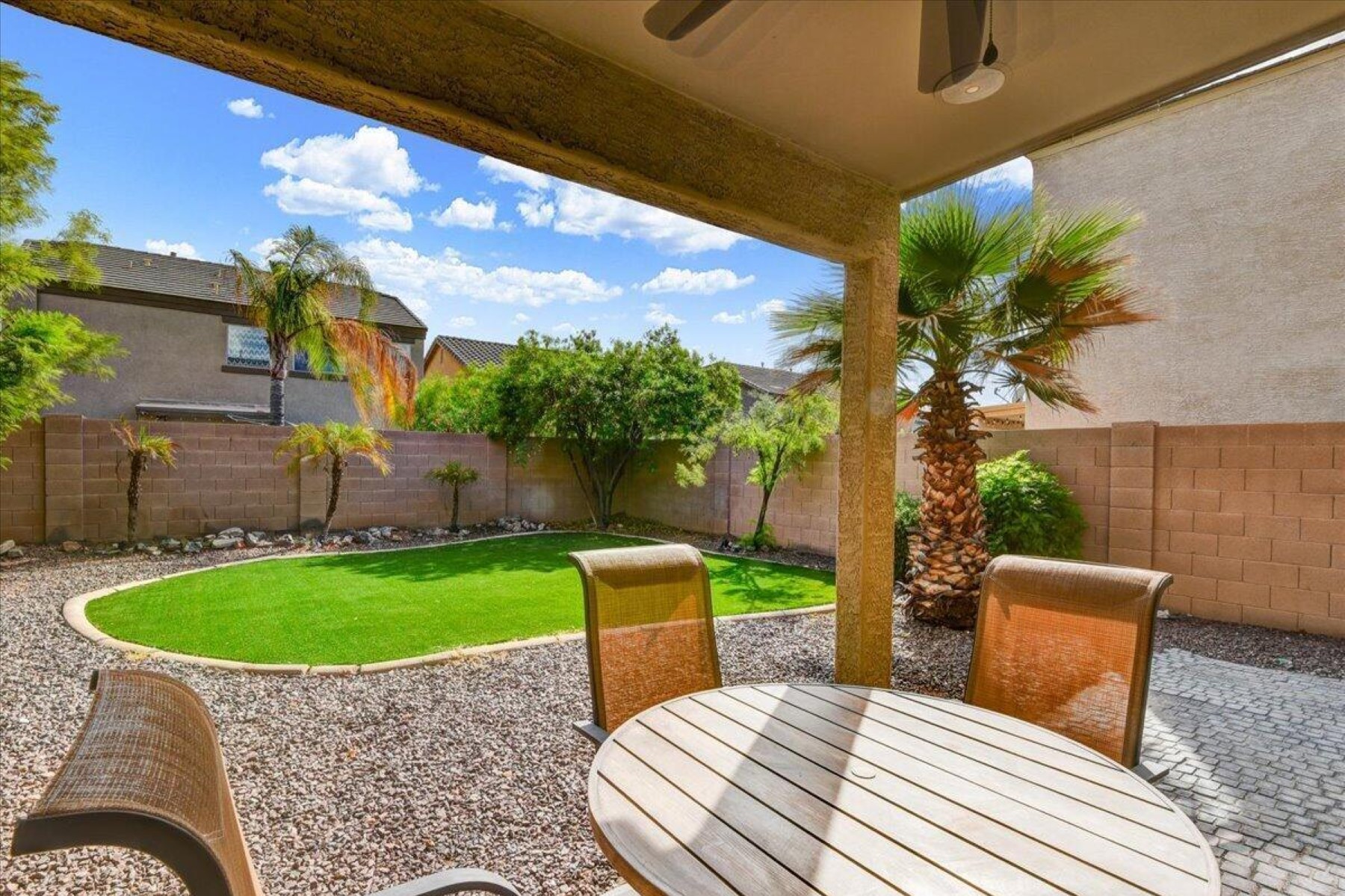  2329 W Barwick Drive¦Phoenix, AZ - 物件實景
