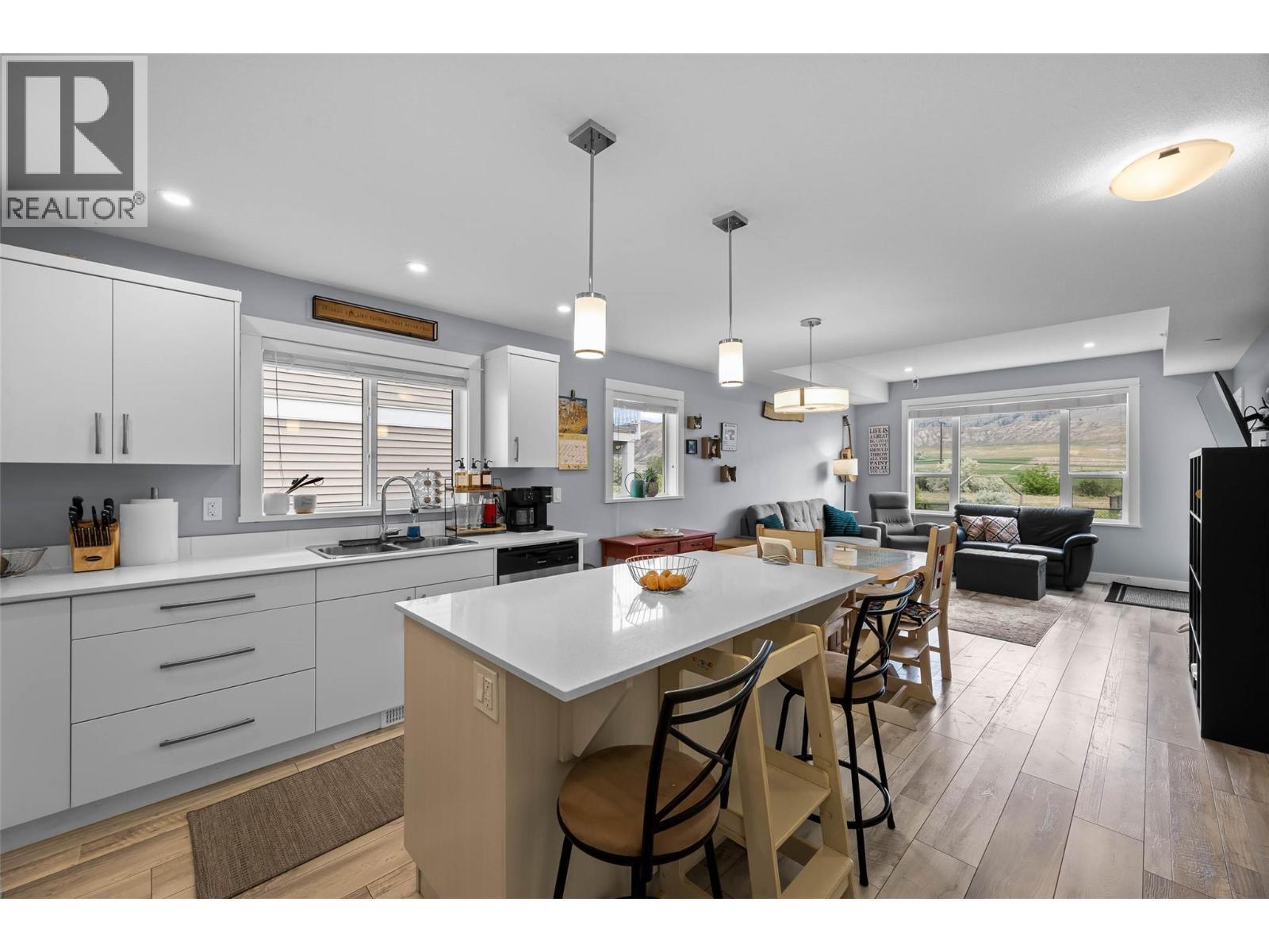 KAMLOOPS, British Columbia, V2C 0G8, CA, 3 Bedrooms Bedrooms, ,2 BathroomsBathrooms,Residential,For Sale,1951302