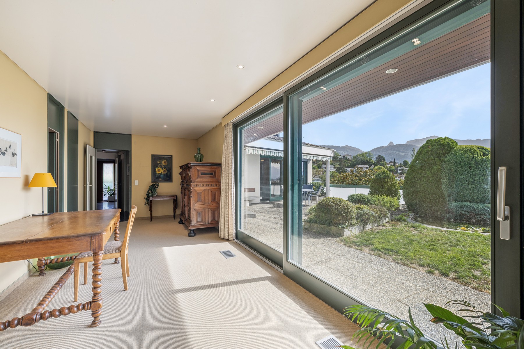 8-room architect-designed villa with a lake view - 物件實景