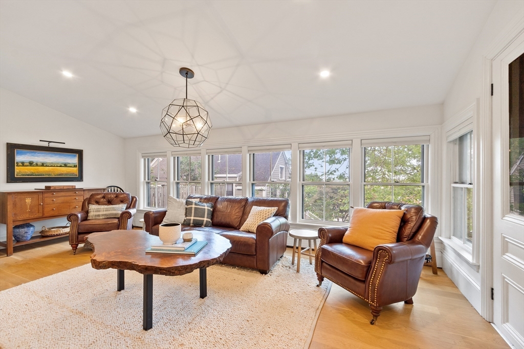 Belmont, Massachusetts, 02478, United States, 7 Bedrooms Bedrooms, ,5 BathroomsBathrooms,Residential,For Sale,1838379