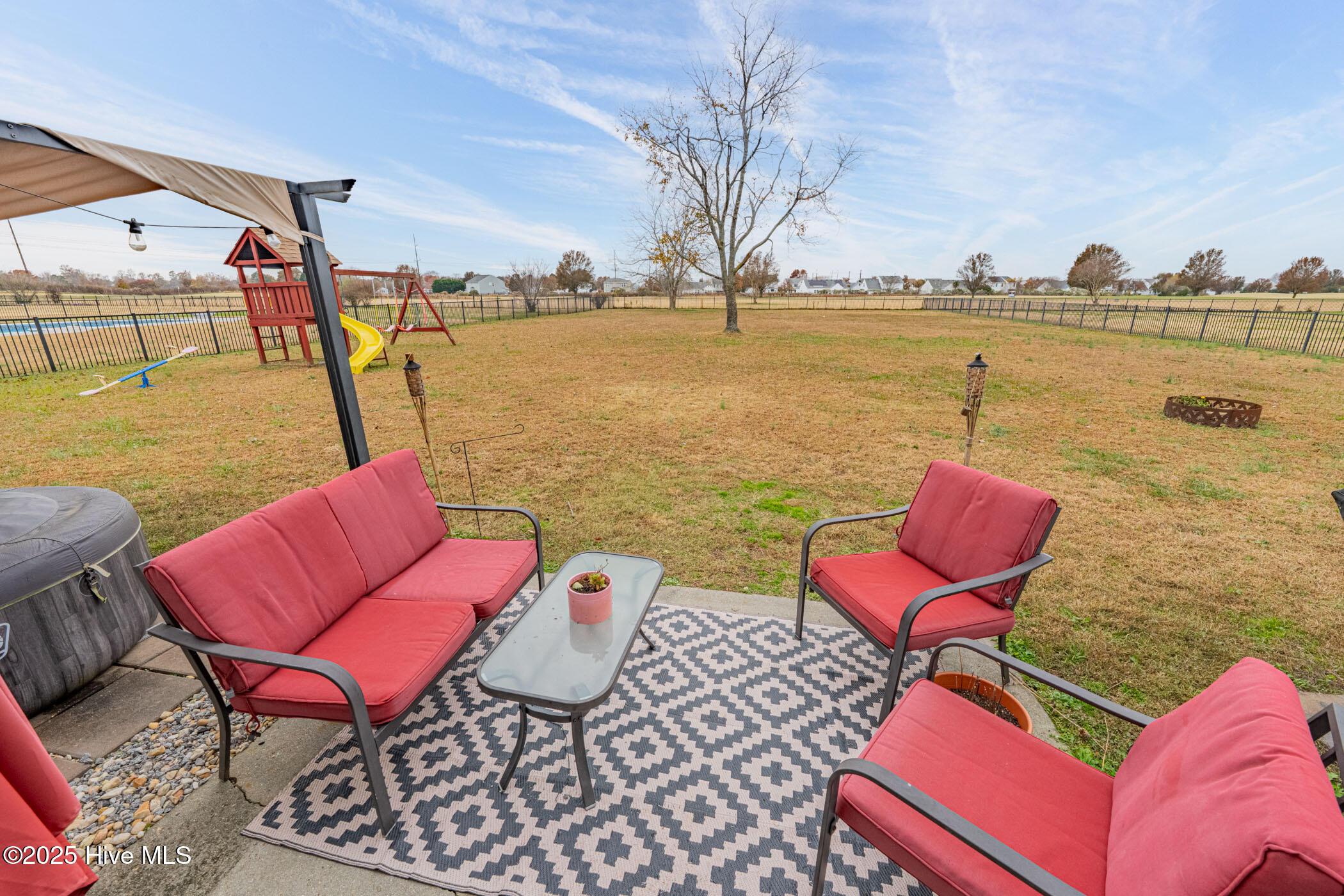 Moyock, North Carolina, 27958, United States, 6 Bedrooms Bedrooms, ,3 BathroomsBathrooms,Residential,For Sale,1997341