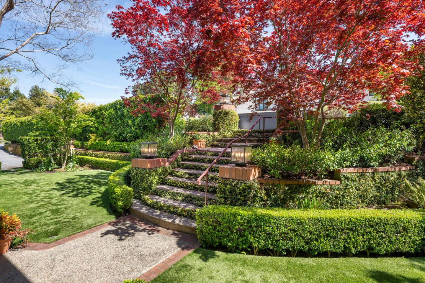 Hillsborough, California, 94010, United States, 4 Bedrooms Bedrooms, ,6 BathroomsBathrooms,Residential,For Sale,1941061