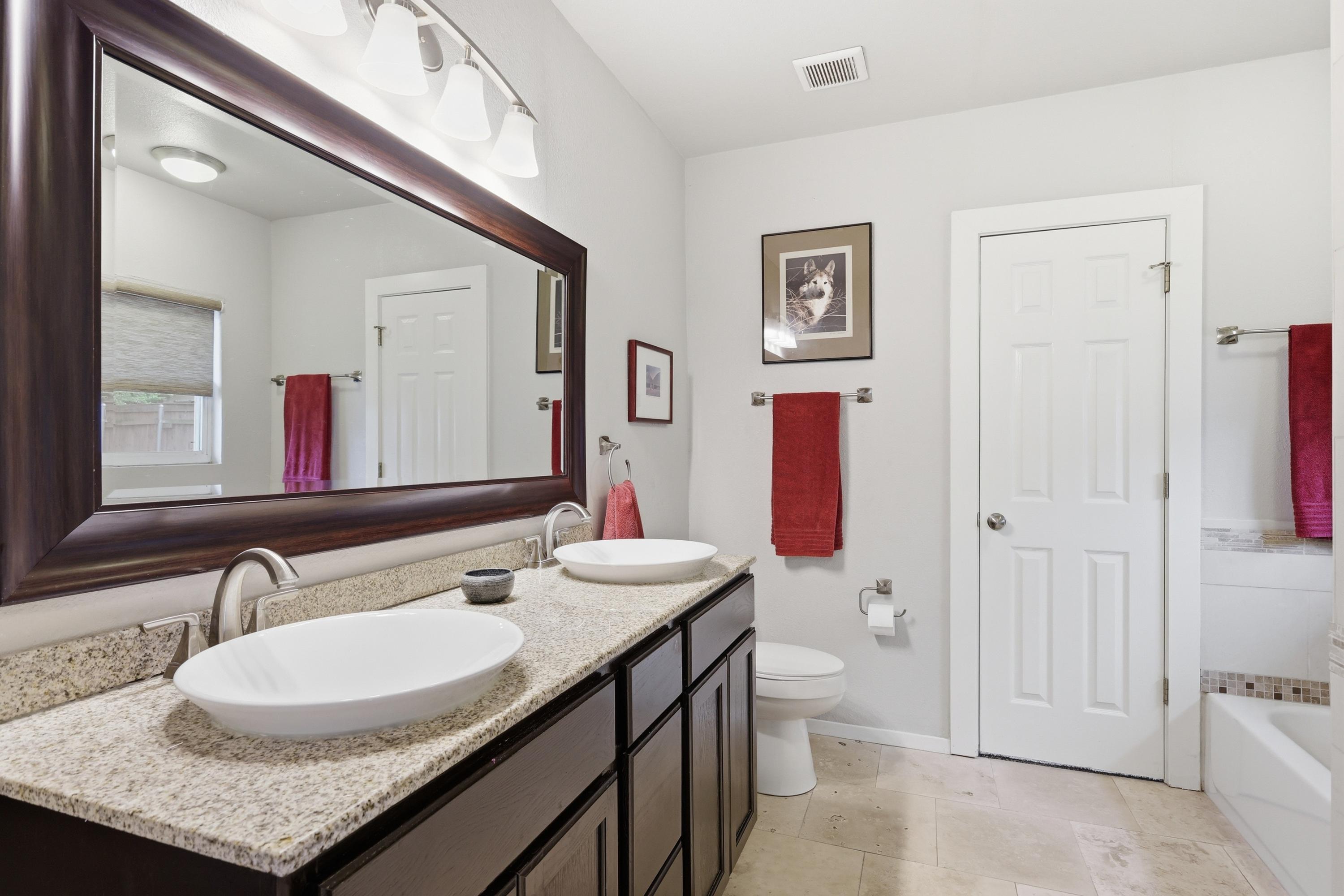  1300 Buck Avenue, Fort Worth, TX, 76110 - 物件實景