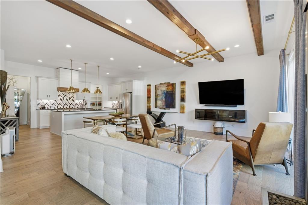 Alpharetta, Georgia, 30005, United States, 3 Bedrooms Bedrooms, ,4 BathroomsBathrooms,Residential,For Sale,1975008