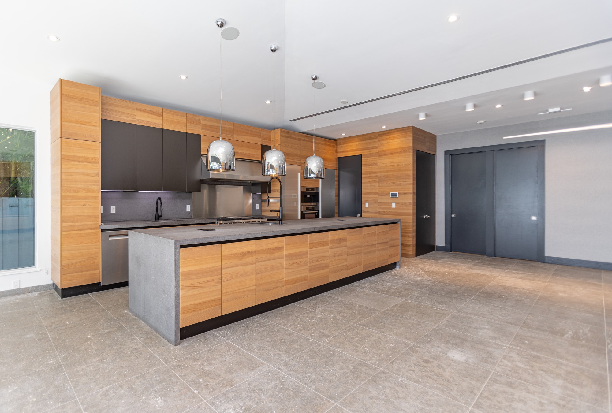  2440 N Shore Ter, Miami Beach, FL, 33141 - 物件實景