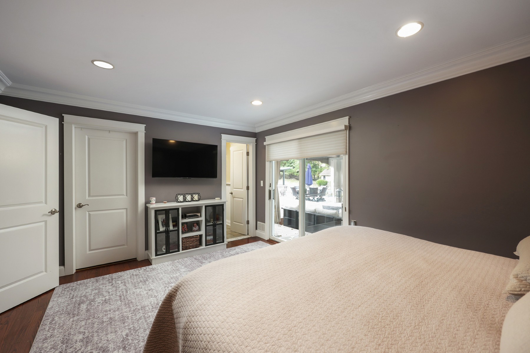  Inviting Ranch Home Offers Exceptional Indoor-Outdoor Entertainment Spaces - 物件實景