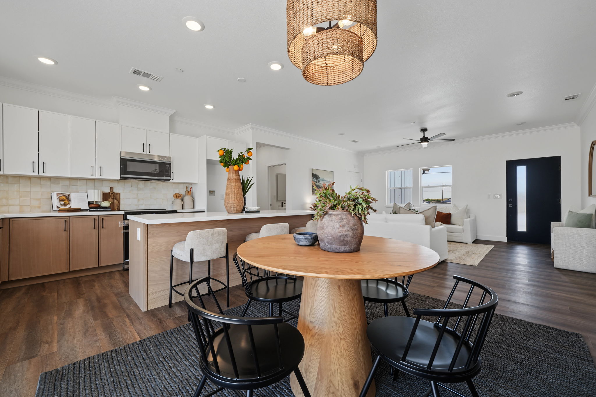  1916 Village Drive, Ione, CA 95640 - 物件實景