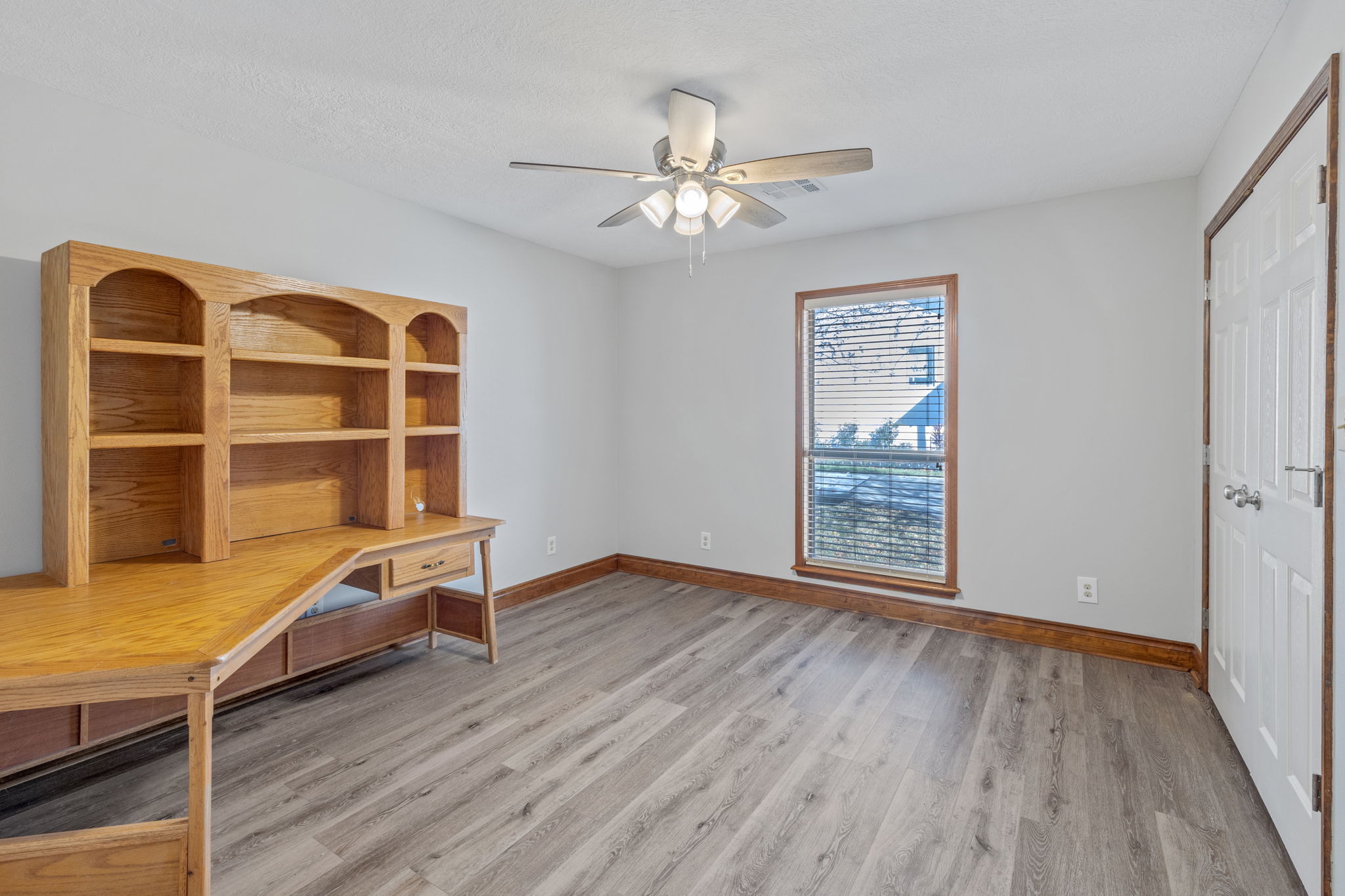 Lake Charles, Louisiana, 70601, United States, 4 Bedrooms Bedrooms, ,3 BathroomsBathrooms,Residential,For Sale,2005290