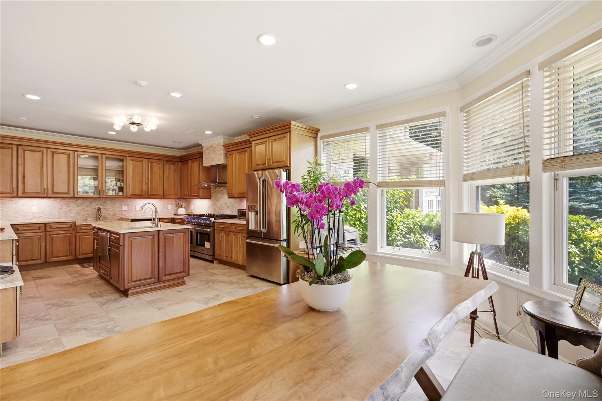  323 Baltustrol Circle, Roslyn, NY, 11576 - 物件實景