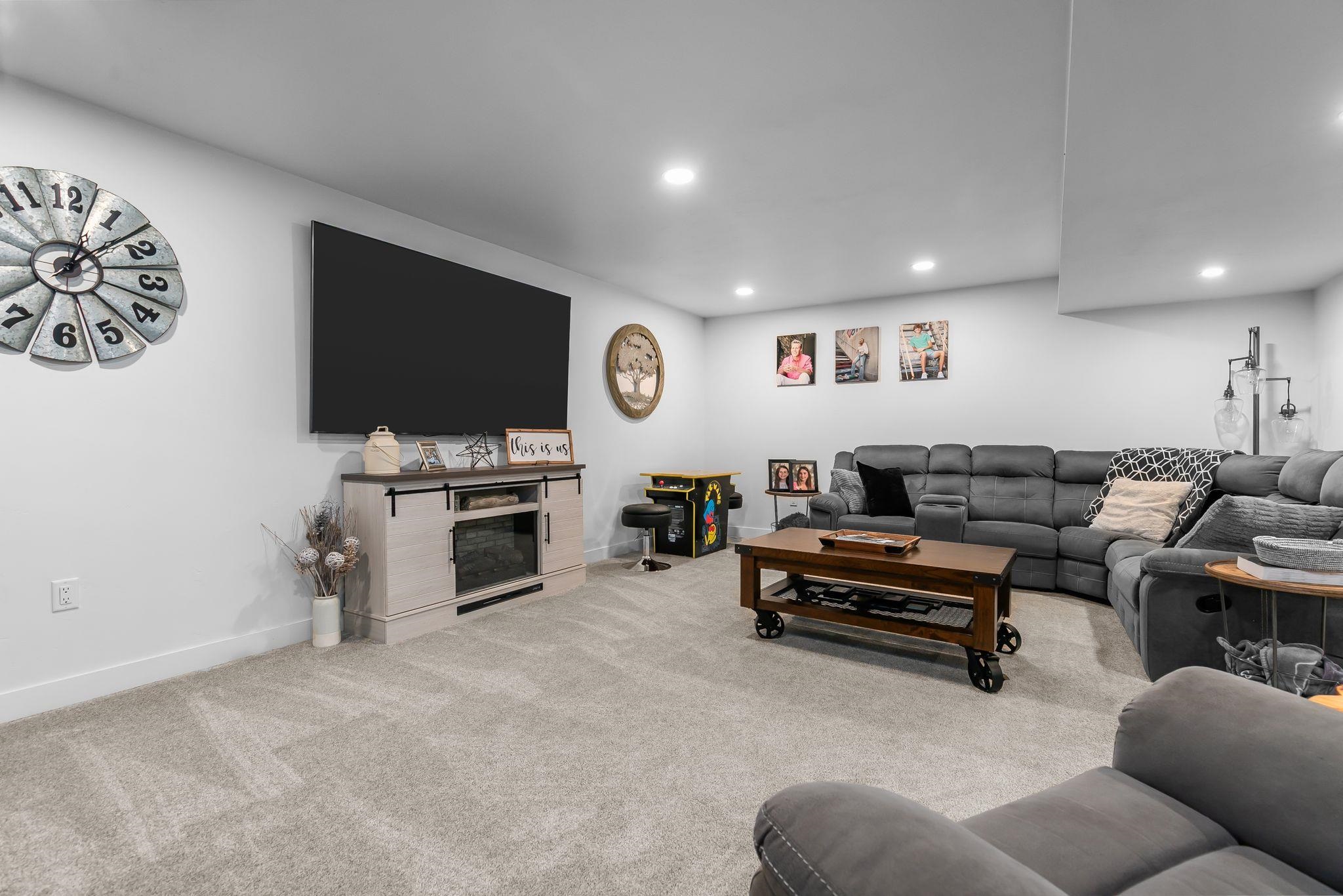 Sherwood, Wisconsin, 54169, United States, 4 Bedrooms Bedrooms, ,4 BathroomsBathrooms,Residential,For Sale,1977461