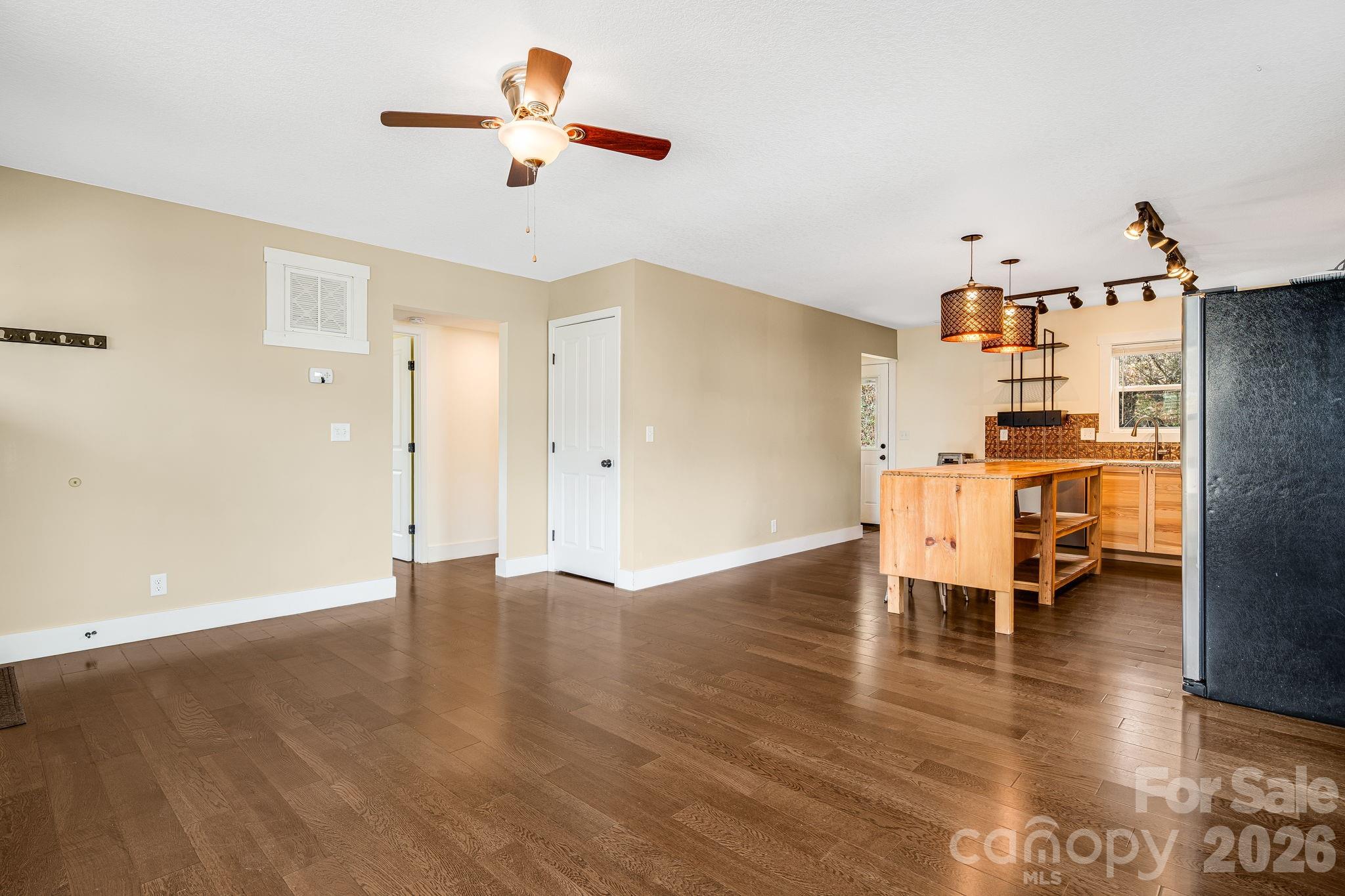 Asheville, North Carolina, 28803, United States, 5 Bedrooms Bedrooms, ,3 BathroomsBathrooms,Residential,For Sale,2025391