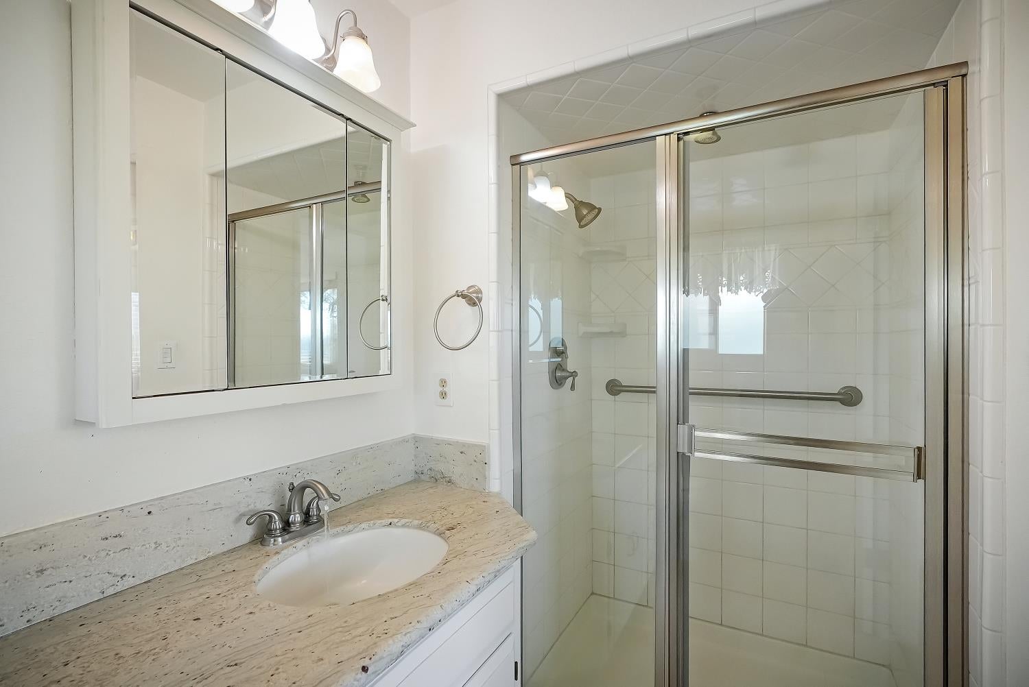Linden, California, 952536, United States, 3 Bedrooms Bedrooms, ,2 BathroomsBathrooms,Residential,For Sale,2029919