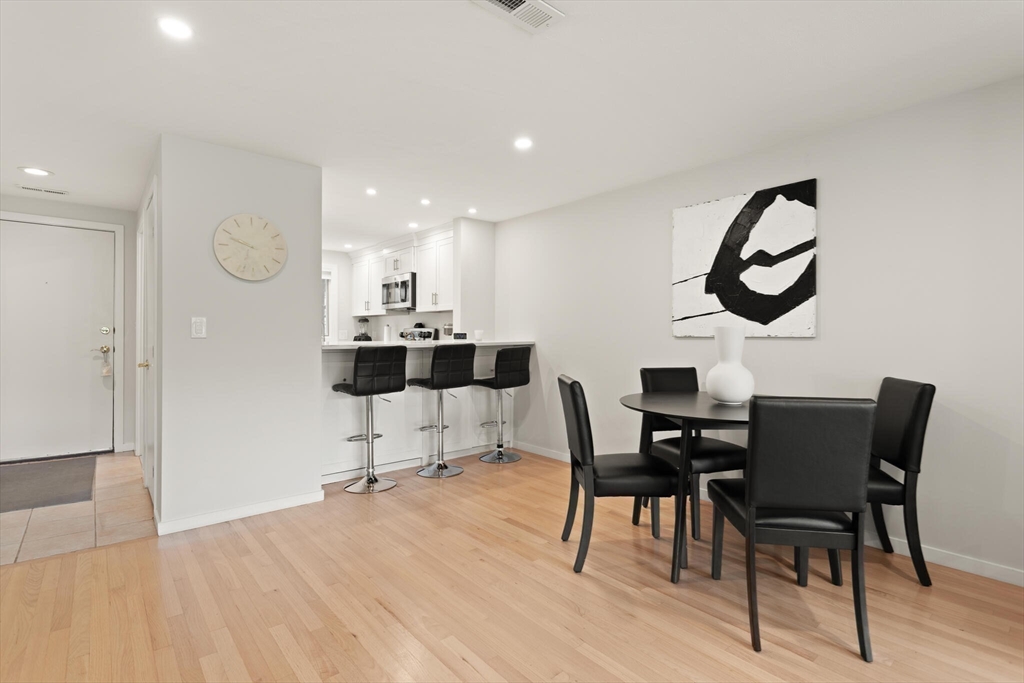 North Andover, Massachusetts, 01845, United States, 2 Bedrooms Bedrooms, ,2 BathroomsBathrooms,Residential,For Sale,1856023