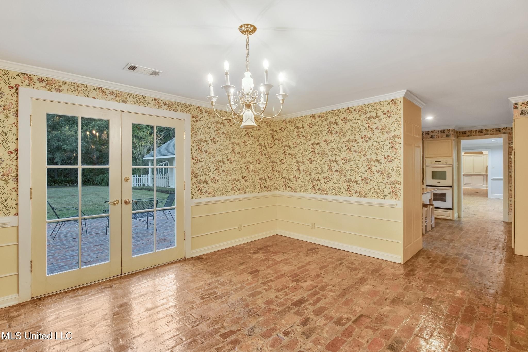 Gulfport, Mississippi, 39507, United States, 4 Bedrooms Bedrooms, ,4 BathroomsBathrooms,Residential,For Sale,1977287