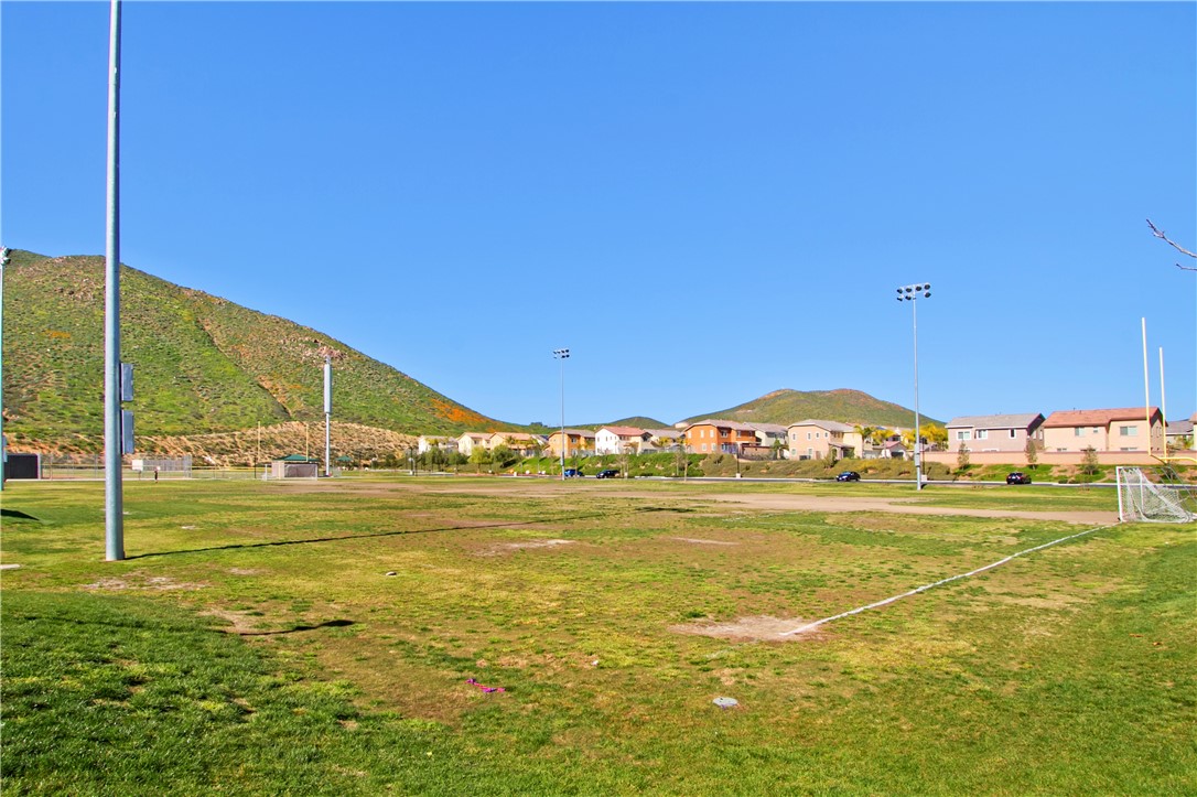 Lake Elsinore, California, 92532, United States, 4 Bedrooms Bedrooms, ,3 BathroomsBathrooms,Residential,For Sale,1981283