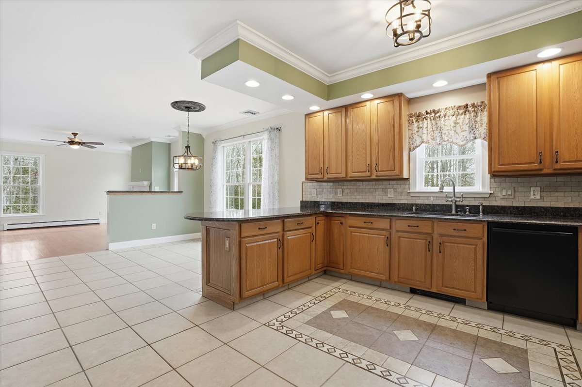 Milford, Pennsylvania, 18337, United States, 4 Bedrooms Bedrooms, ,3 BathroomsBathrooms,Residential,For Sale,2013781