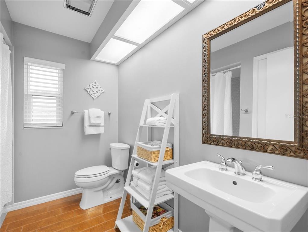 Tampa, Florida, 33618, United States, 4 Bedrooms Bedrooms, ,3 BathroomsBathrooms,Residential,For Sale,1941993