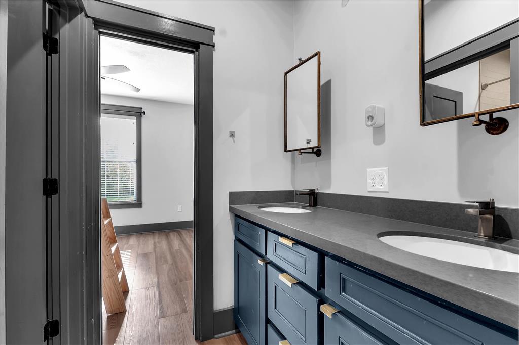 Dequincy, Louisiana, 70633, United States, 5 Bedrooms Bedrooms, ,4 BathroomsBathrooms,Residential,For Sale,1984141