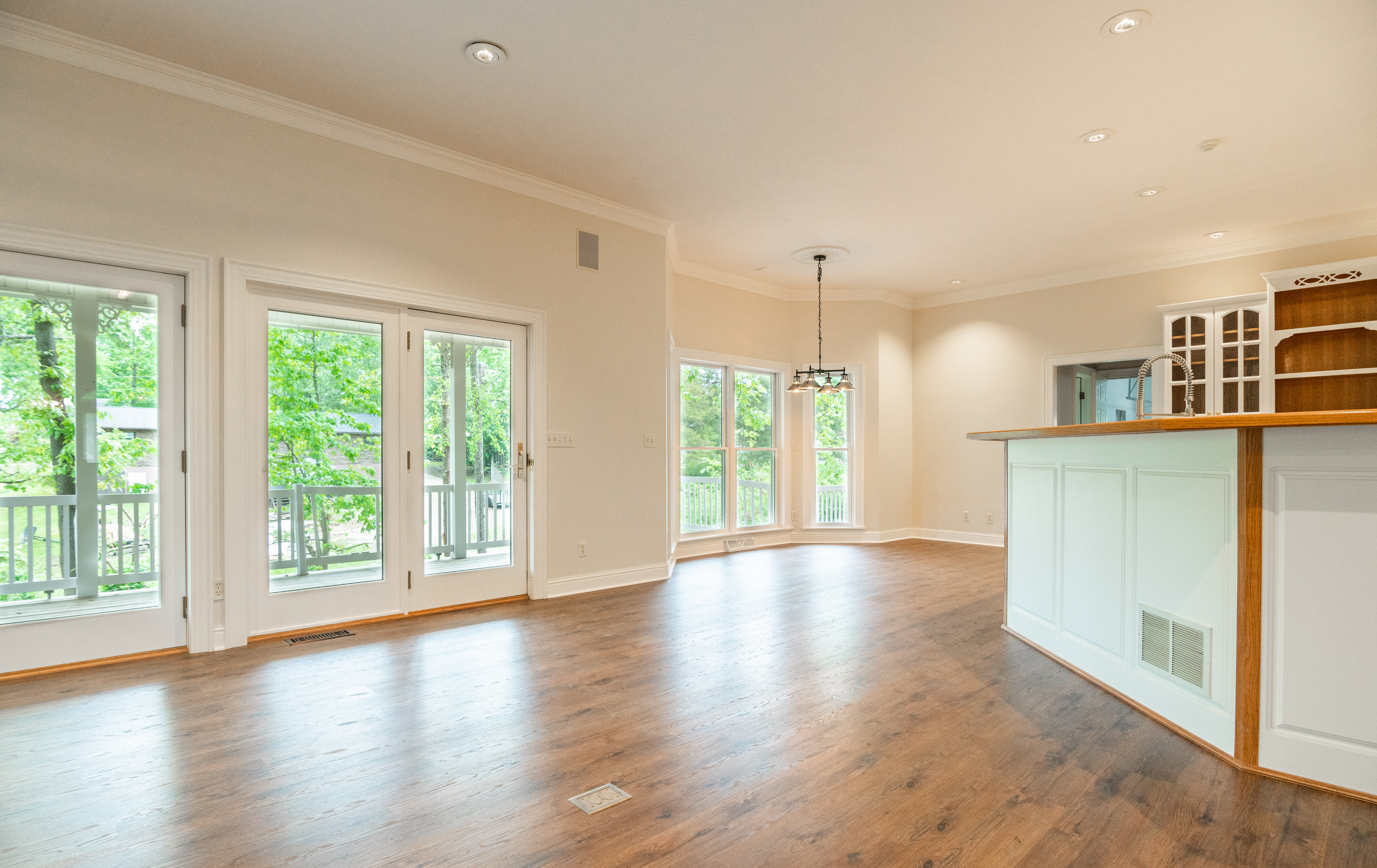 Poplar Bluff, Missouri, 63901, United States, 5 Bedrooms Bedrooms, ,5 BathroomsBathrooms,Residential,For Sale,2000357