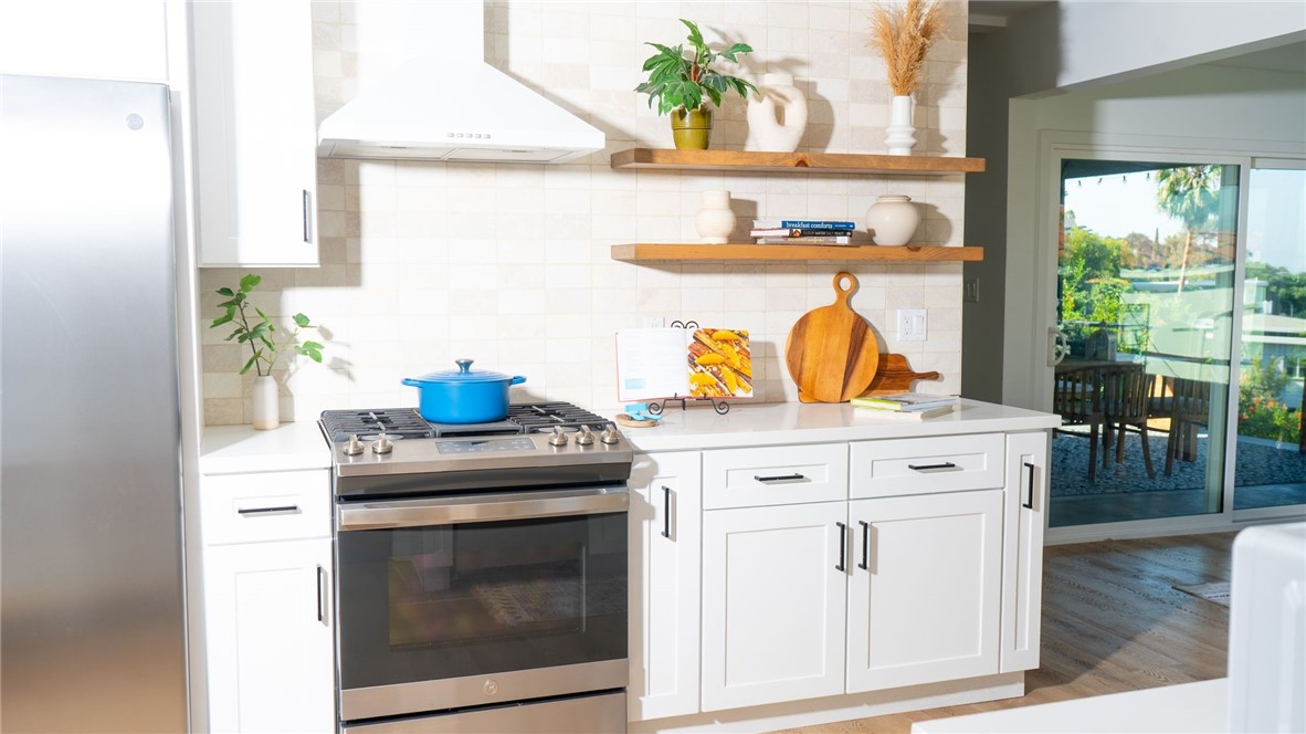 Los Angeles, California, 90027, United States, 3 Bedrooms Bedrooms, ,3 BathroomsBathrooms,Residential,For Sale,1980837