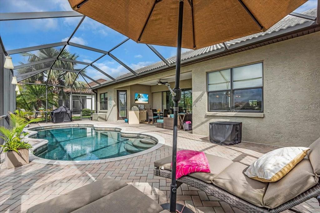 Bradenton, Florida, 34212, United States, 3 Bedrooms Bedrooms, ,3 BathroomsBathrooms,Residential,For Sale,1759767