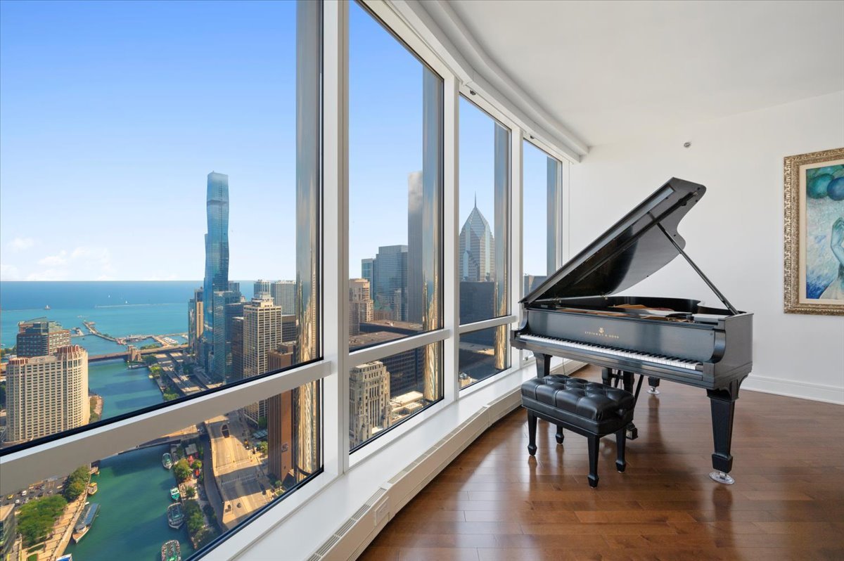 Chicago, Illinois, 60611, United States, 3 Bedrooms Bedrooms, ,5 BathroomsBathrooms,Residential,For Sale,1963980