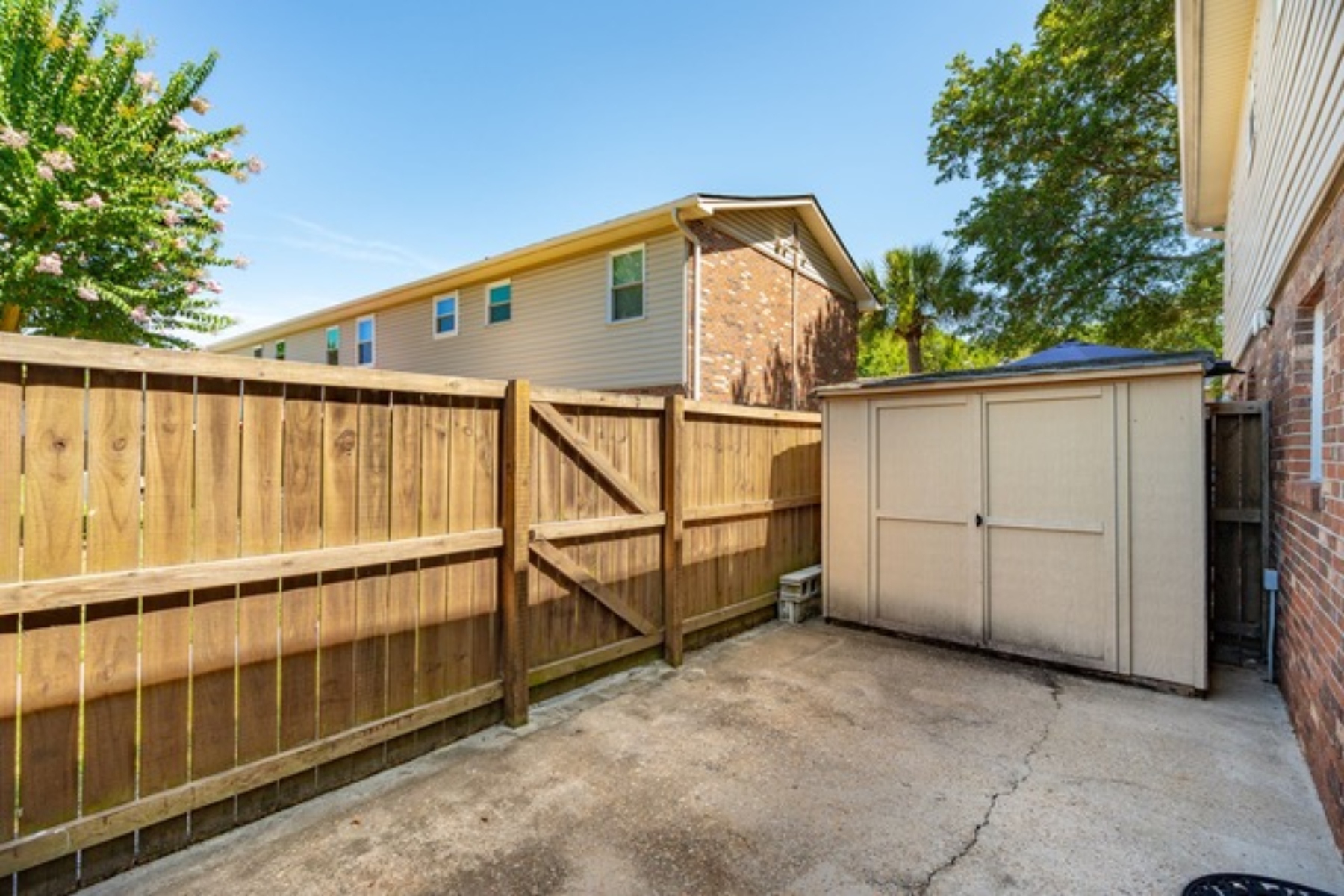 415 Parkdale Drive 8E - 物件實景