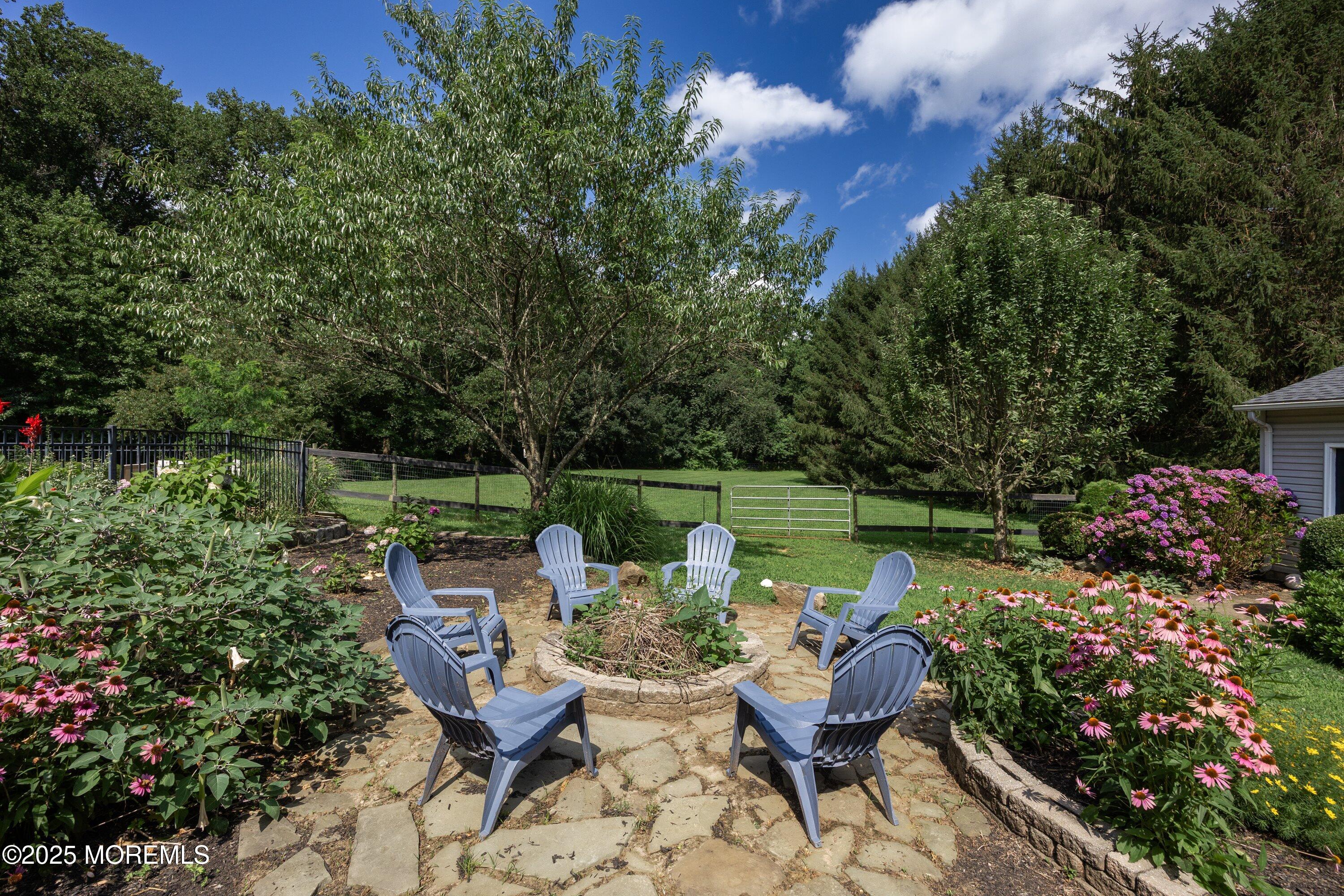 Cream Ridge, New Jersey, 08514, United States, 4 Bedrooms Bedrooms, ,3 BathroomsBathrooms,Residential,For Sale,1904272