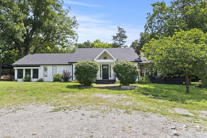 Versailles, Kentucky, 40383, United States, 4 Bedrooms Bedrooms, ,Residential,For Sale,1900700
