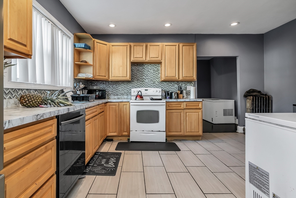 Revere, Massachusetts, 02151, United States, 5 Bedrooms Bedrooms, ,3 BathroomsBathrooms,Residential,For Sale,1935467