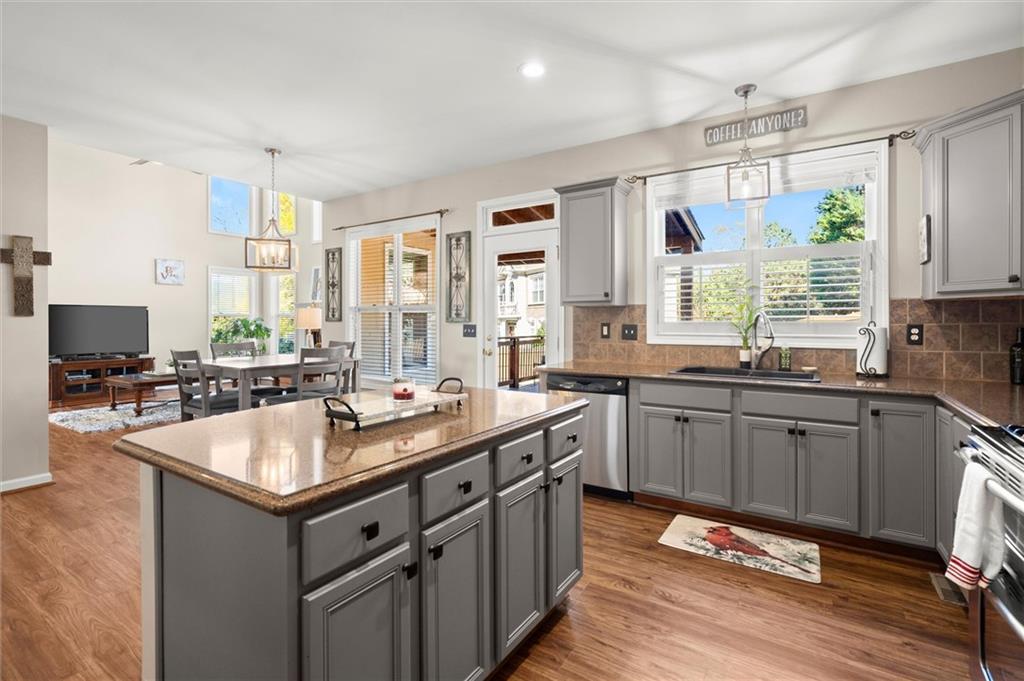 Woodstock, Georgia, 30188, United States, 6 Bedrooms Bedrooms, ,5 BathroomsBathrooms,Residential,For Sale,2009227