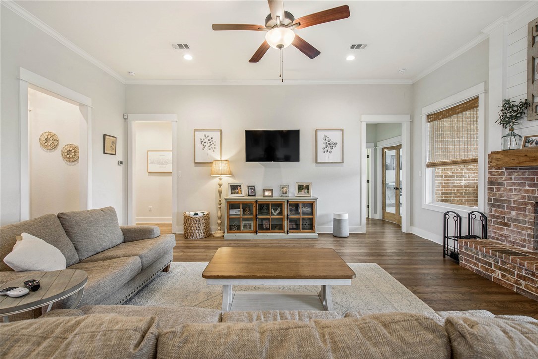 College Station, Texas, 77845, United States, 4 Bedrooms Bedrooms, ,3 BathroomsBathrooms,Residential,For Sale,1937242