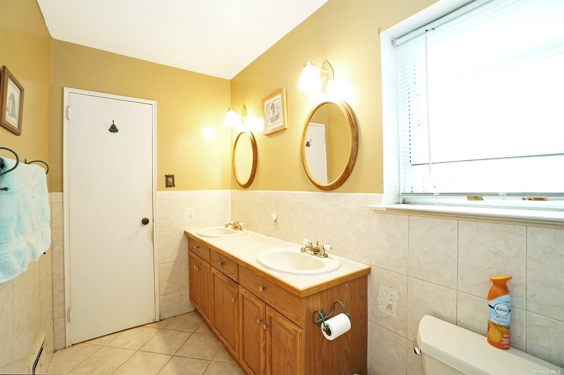 18 Cayuga Place, Commack, New York, 11725, United States, 3 Bedrooms Bedrooms, ,2 BathroomsBathrooms,Residential,For Sale,18 Cayuga Place,1435413
